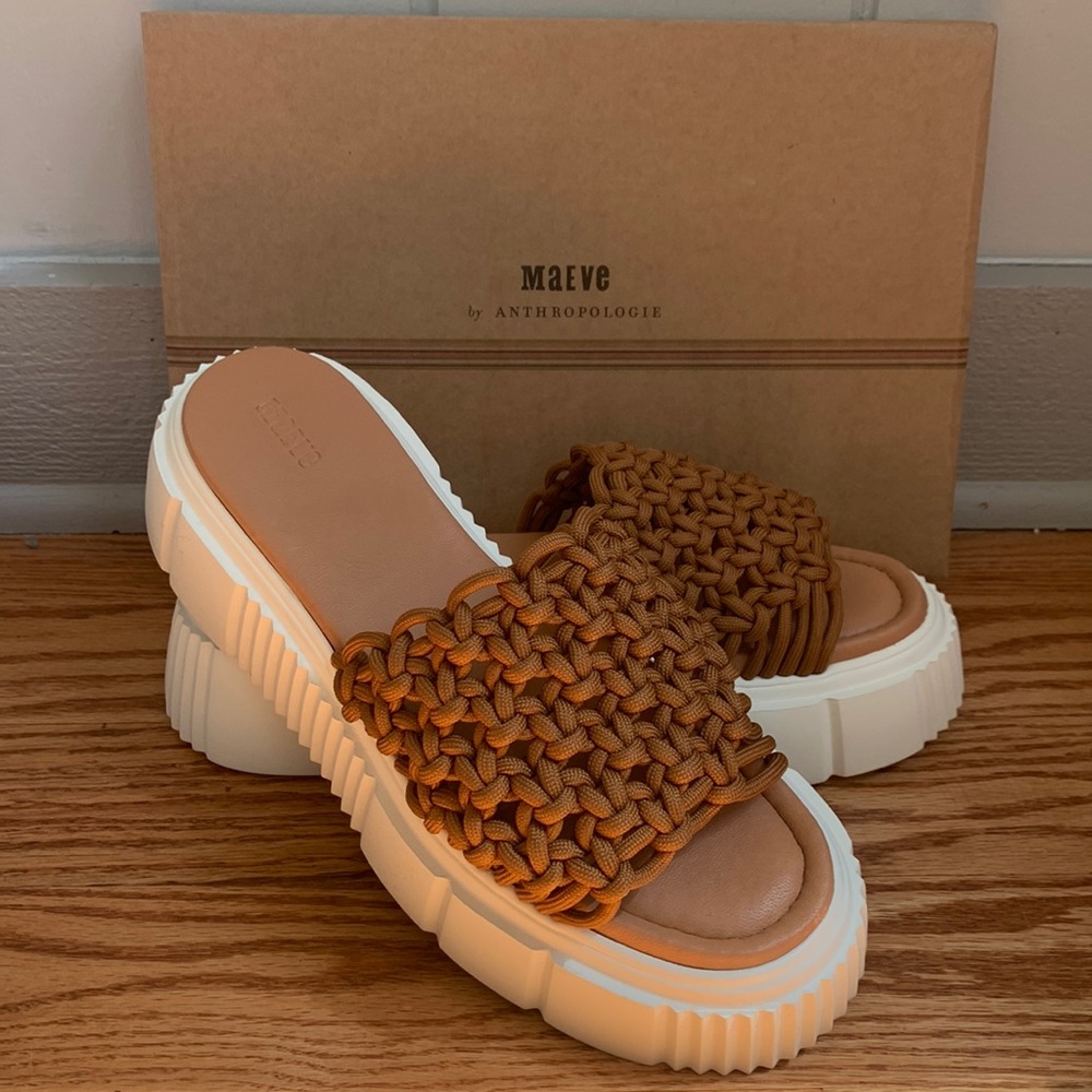 NWT Maeve platform slide